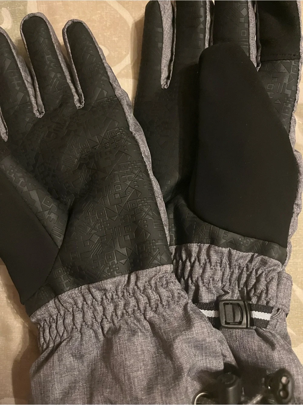 Lands End insulated gloves